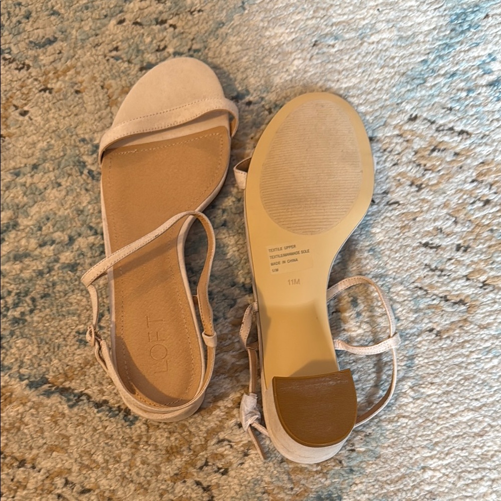 LOFT Cream Sandals Elegant Minimalist Design